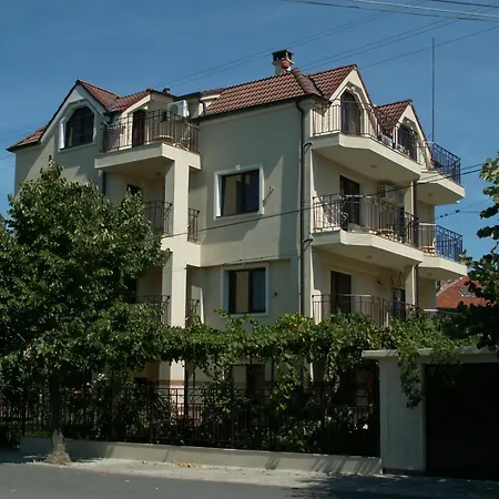 Family Bellehouse Vendégház Csernomorec