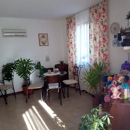 Family Bellehouse צ'רנומורץ