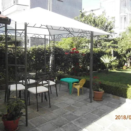 בית הארחה Family Bellehouse צ'רנומורץ