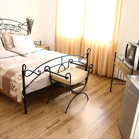 Family Bellehouse Tchernomorets