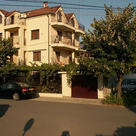 Family Bellehouse Chernomorets