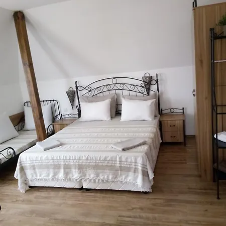 Family Bellehouse Tchernomorets