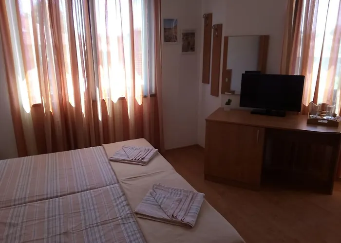 Πανσιόν Family Bellehouse 3*
